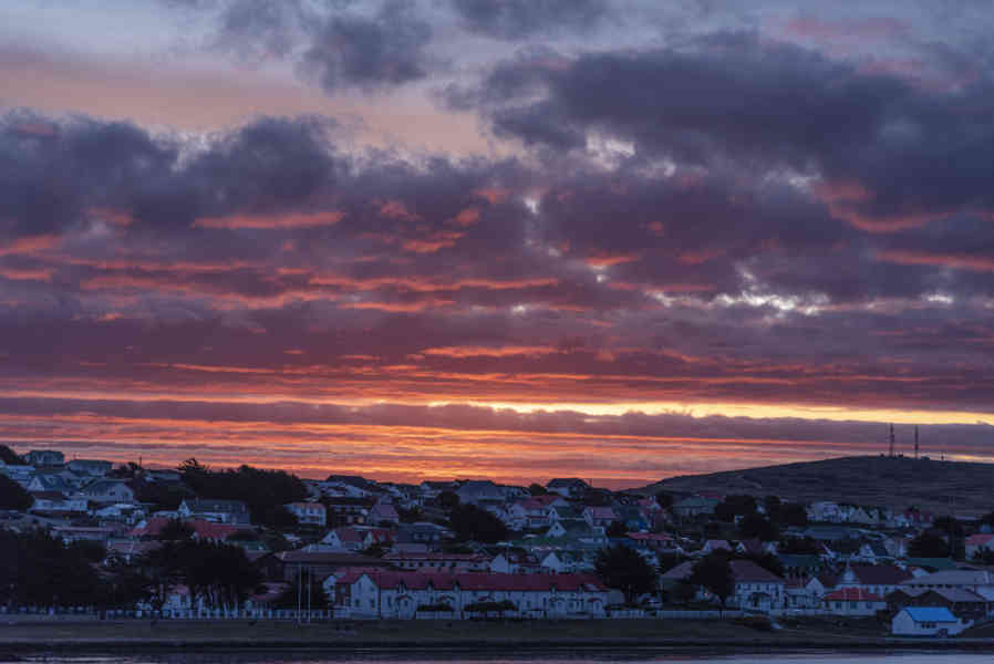Islas Falkland o Malvinas 046 - Port Stanley - atardecer.jpg
